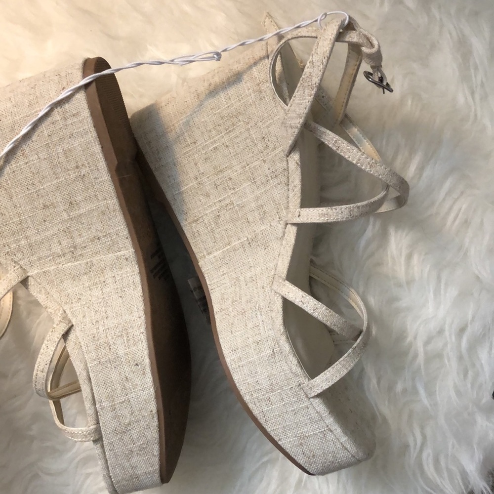 NIB • WILD FABLE • Beige Platform Strappy Sandals • Size 8 - Picture 12 of 13